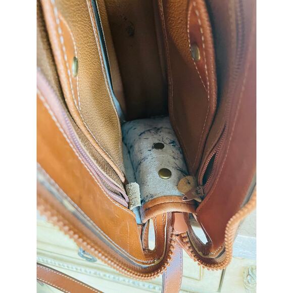 Vtg DOONEY and BOURKE AWL varsity tan trim small crossbody/shoulder bag - Picture 10 of 10